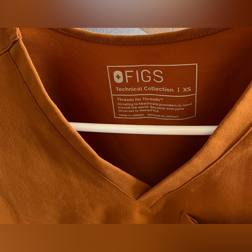 FIGS Women's V-Neck Scrub Top in Rust